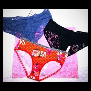 🌸NEW!Victoria’s Secret Panties-Bundle Of Three!🌸